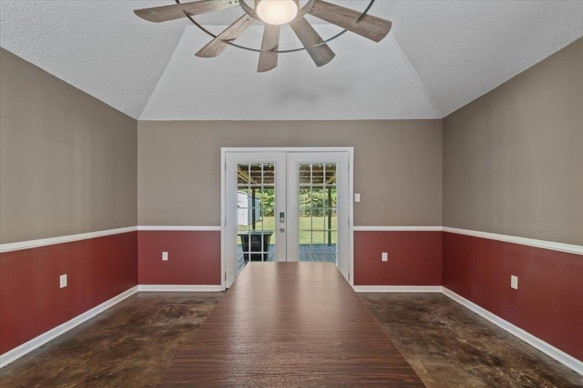 295 Shannon Ln - Photo 4 of 7