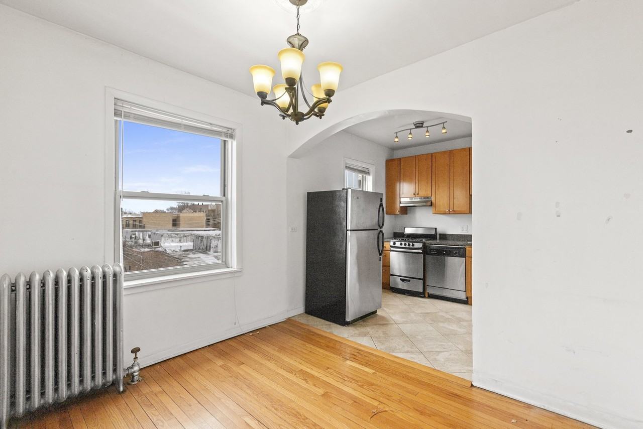 4505 N Greenview Ave #4501-2E - Photo 2 of 8