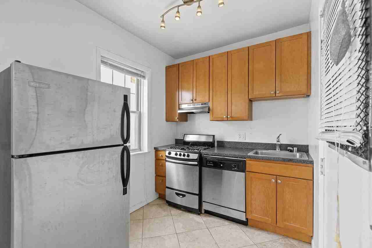 4505 N Greenview Ave #4501-2E - Photo 3 of 8