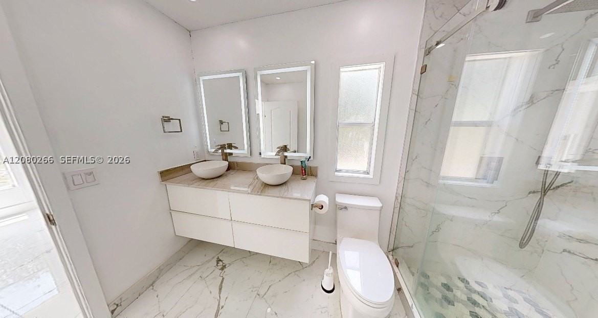 720 N Riverside St #0 - Photo 7 of 14