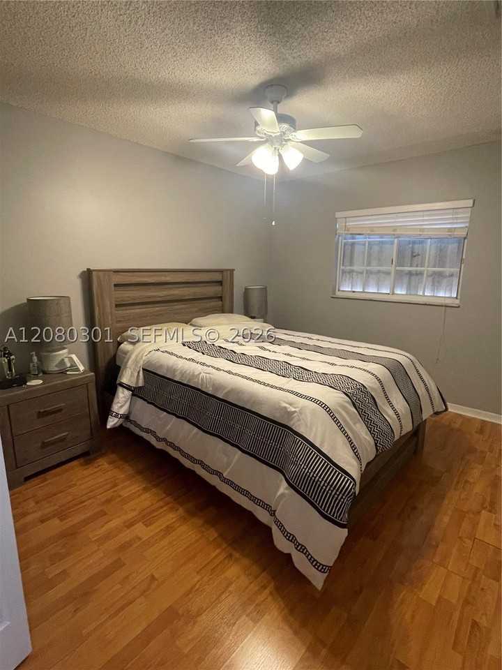 15856 Sw 71st St - Photo 5 of 19
