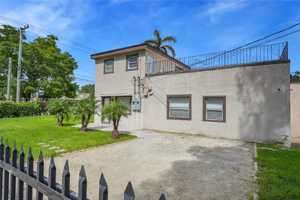 featured image of 8295 Nw 4th Ave #B