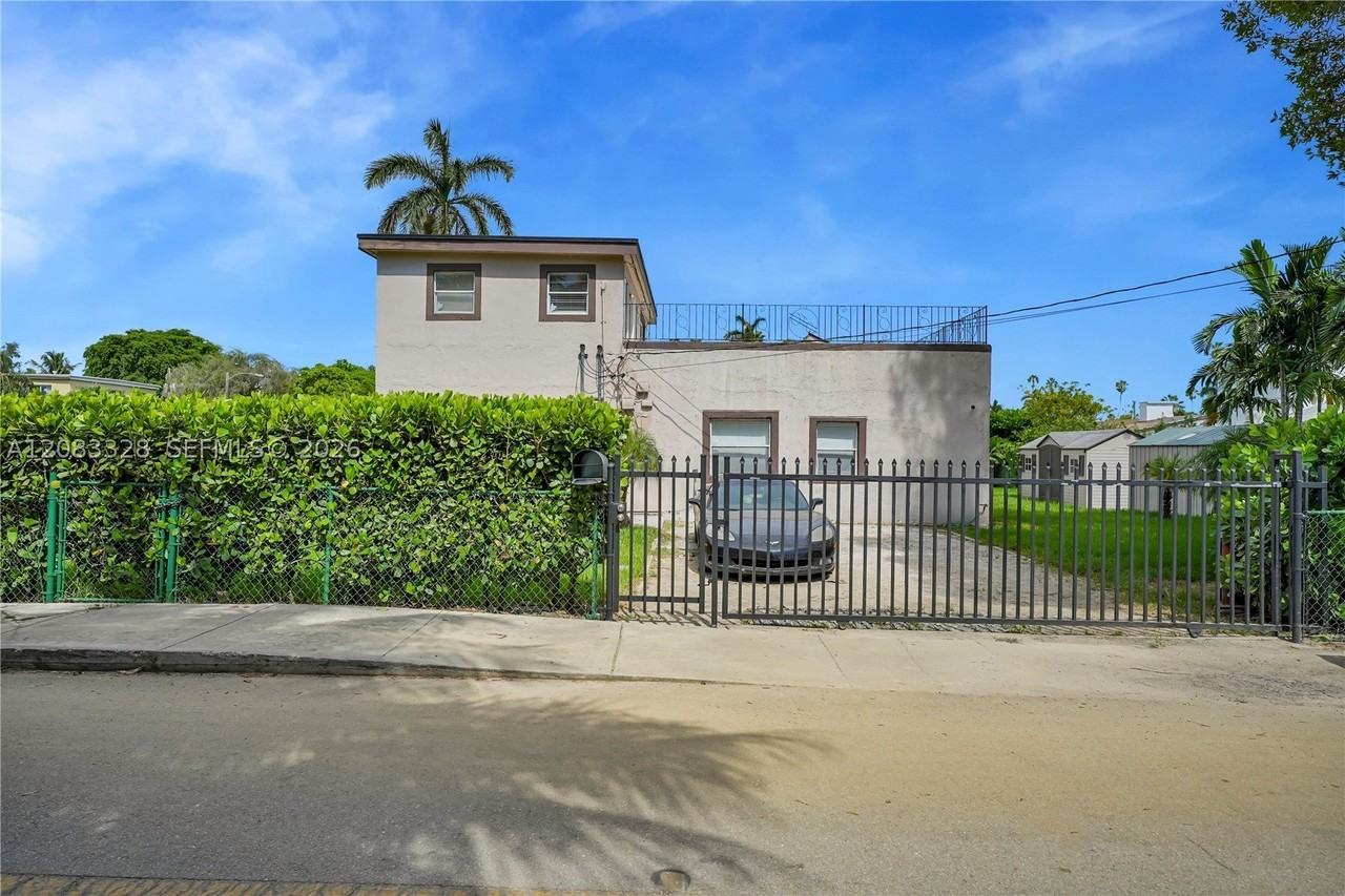 8295 Nw 4th Ave #B - Photo 2 of 17