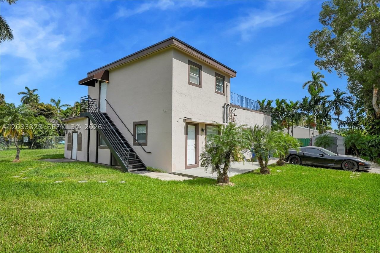 8295 Nw 4th Ave #B - Photo 3 of 17