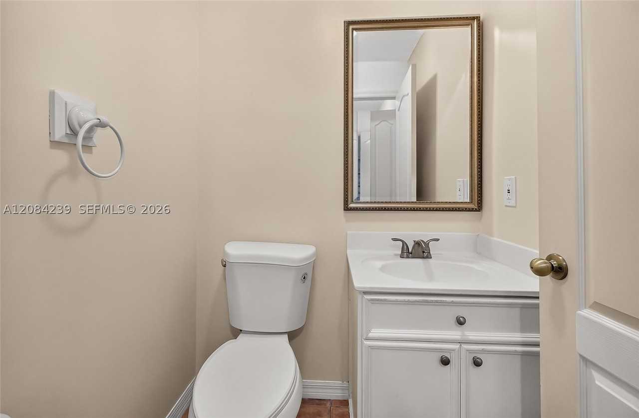 8928 Sw 109th Ave - Photo 7 of 38