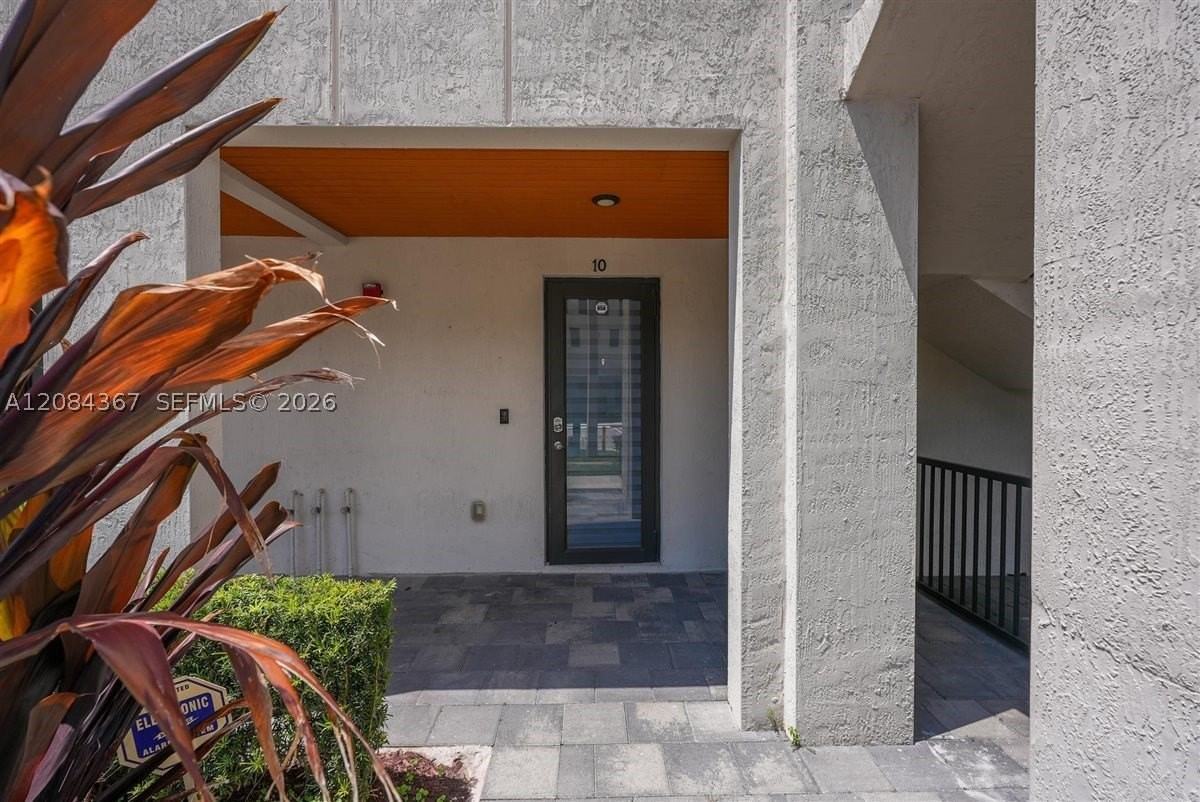 10455 Nw 82nd St #10 - Photo 3 of 42