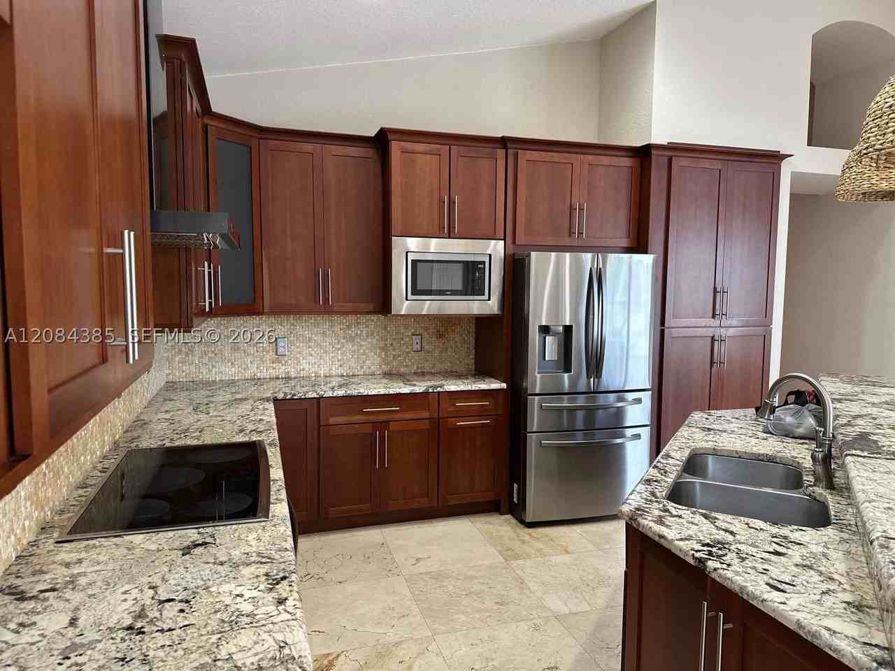 18580 Sw 44th St #1 - Photo 2 of 50