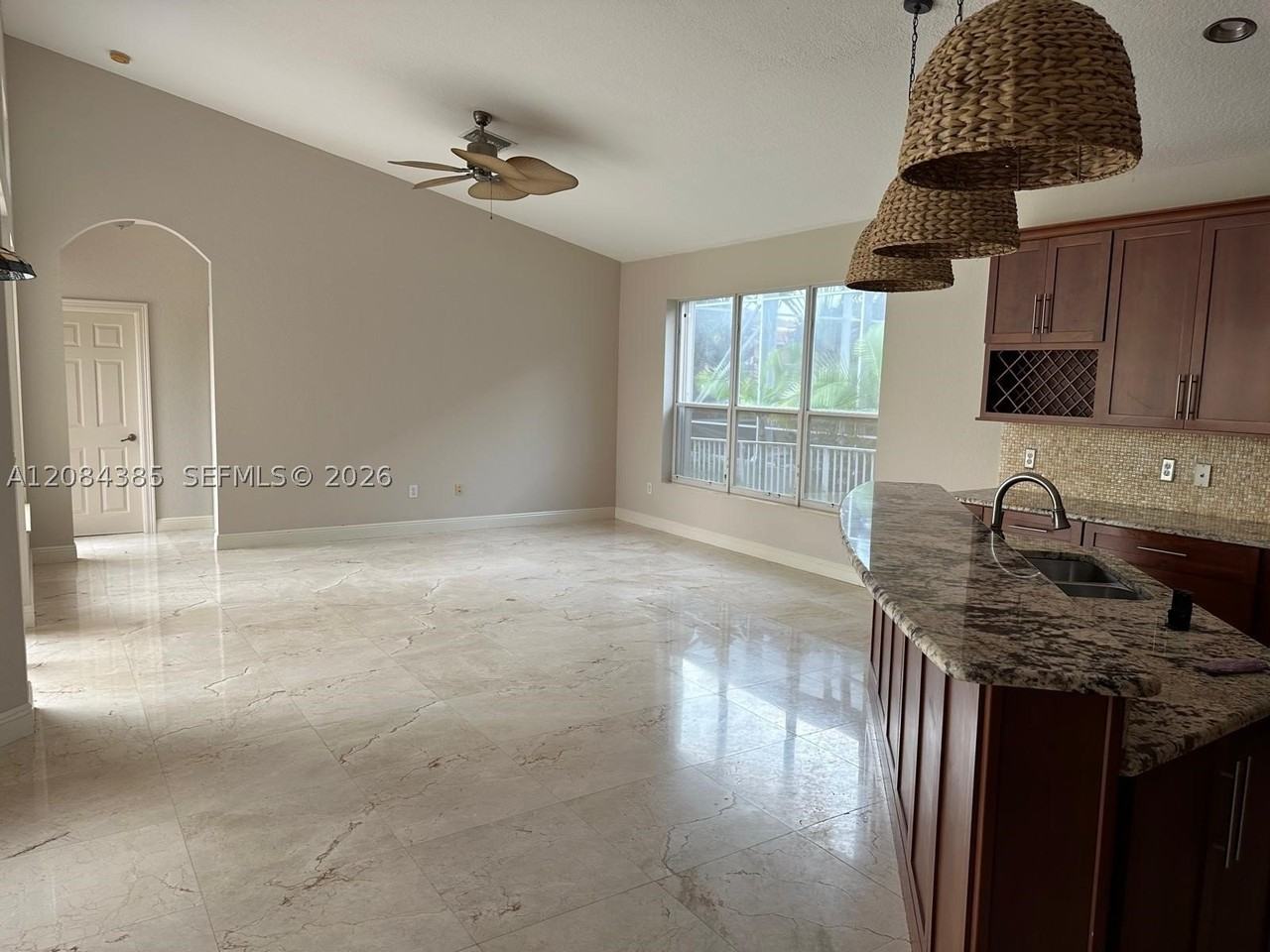 18580 Sw 44th St #1 - Photo 5 of 50