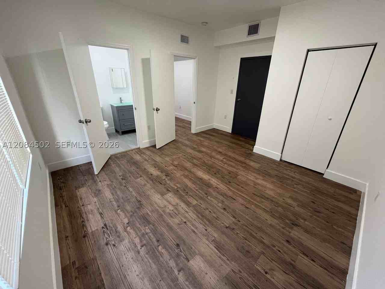 321 Sw 9th Ave #07 - Photo 3 of 11