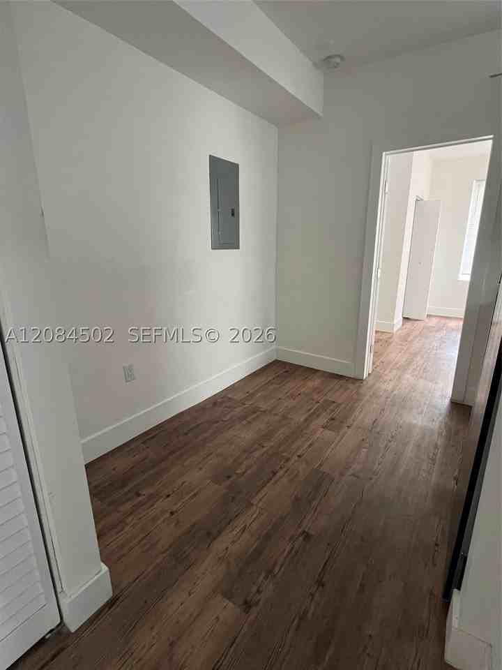 321 Sw 9th Ave #07 - Photo 5 of 11