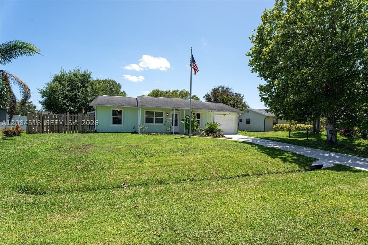 618 Sw Ray Ave - Photo 4 of 50