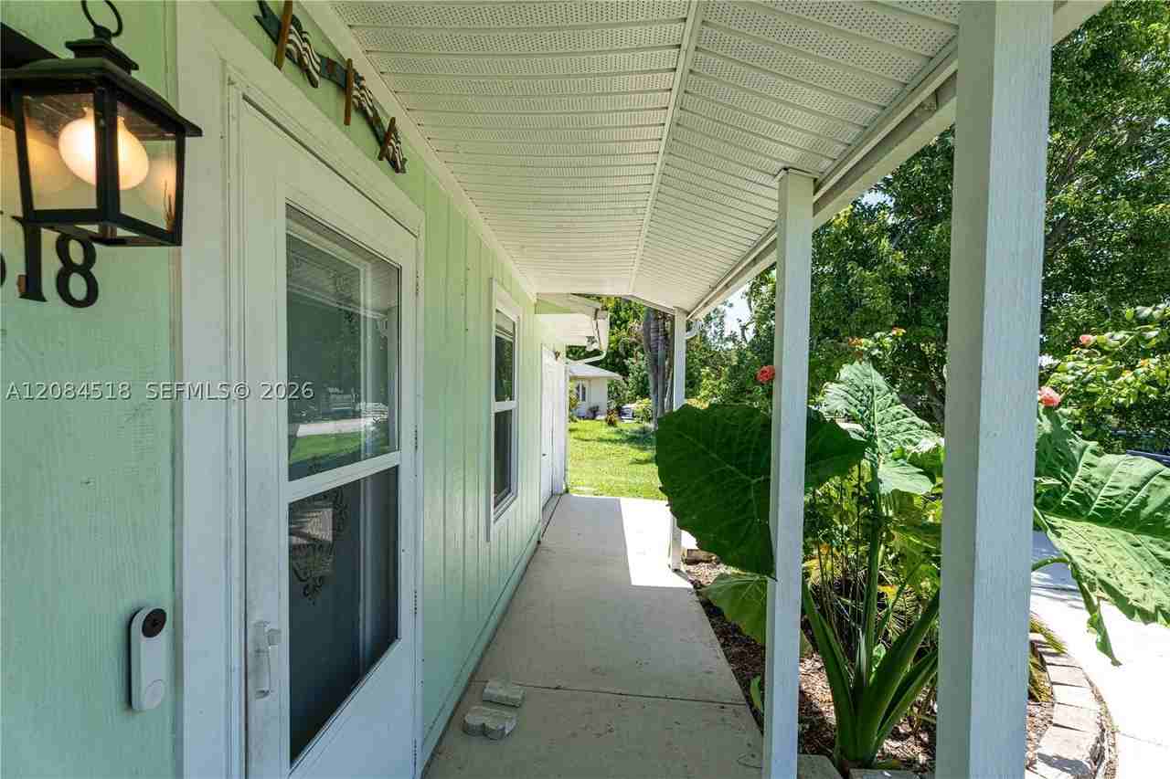 618 Sw Ray Ave - Photo 7 of 50