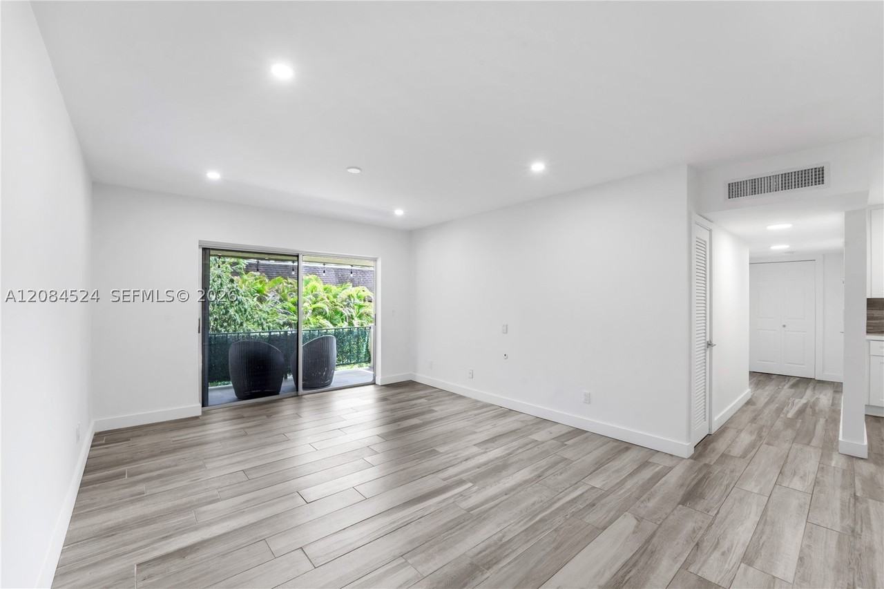 9003 Sw 138th St #27 - Photo 5 of 15