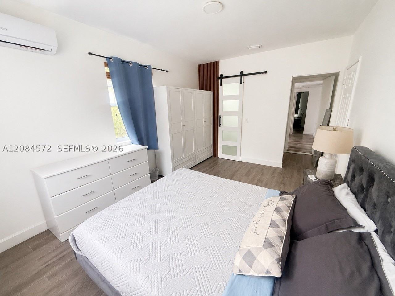 1430 Ne 149th St #B - Photo 3 of 10