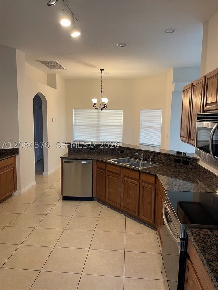 1889 Sw Citation Ave #1889 - Photo 4 of 21