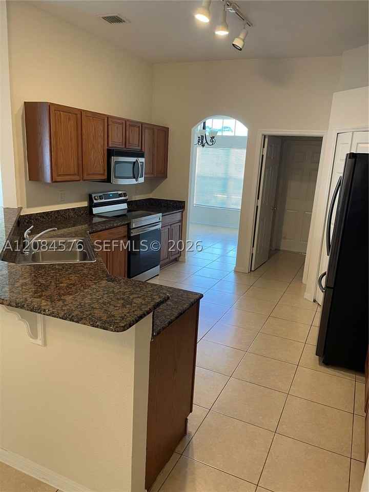 1889 Sw Citation Ave #1889 - Photo 5 of 21