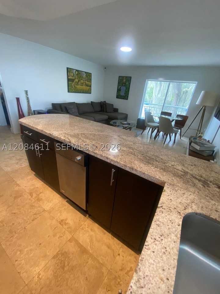 3101 Sw 27th Ave #201 - Photo 4 of 17