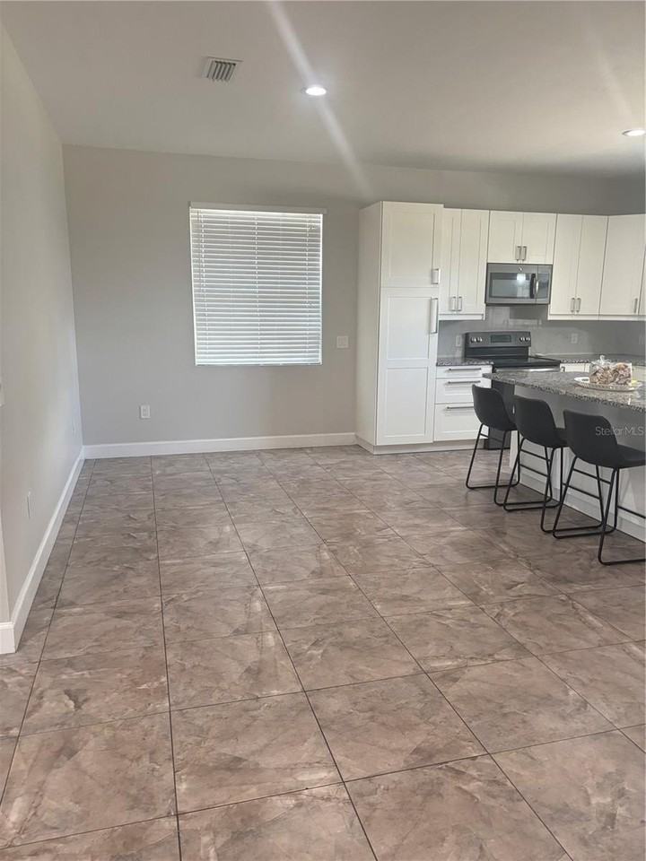 5119 Rilma Ave - Photo 3 of 24