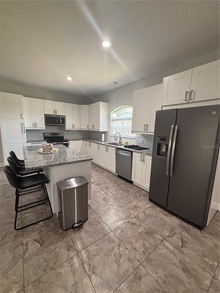 5119 Rilma Ave - Photo 5 of 24