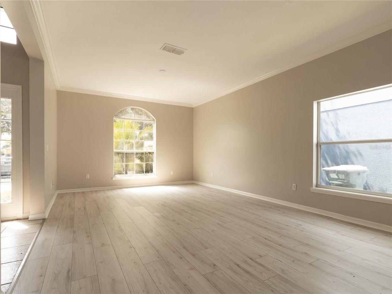 2121 Continental St - Photo 6 of 35