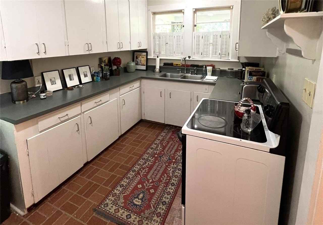 1617 Nw 7th Pl - Photo 3 of 13