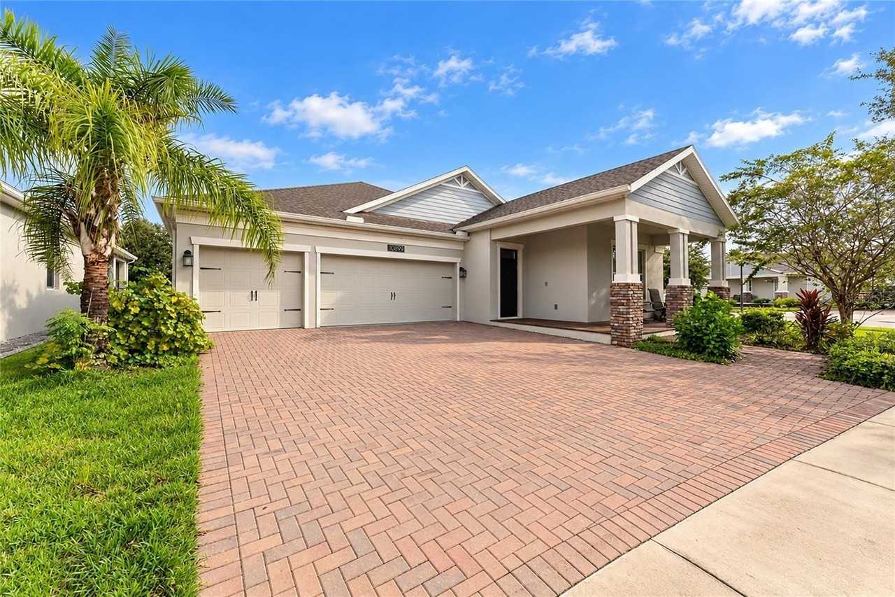 10899 Longleaf Woods Dr - Photo 2 of 45