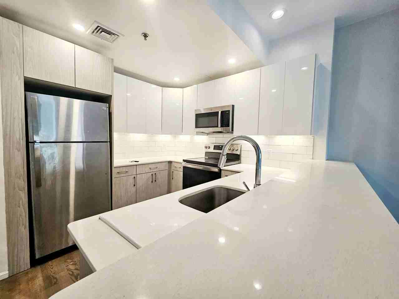 1406 Beacon St #33 - Photo 2 of 8