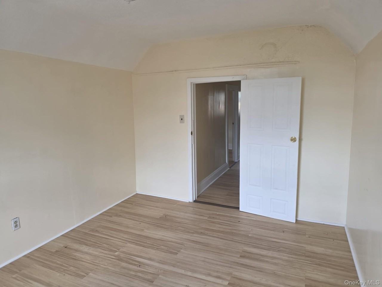 14 S High St - Photo 5 of 33
