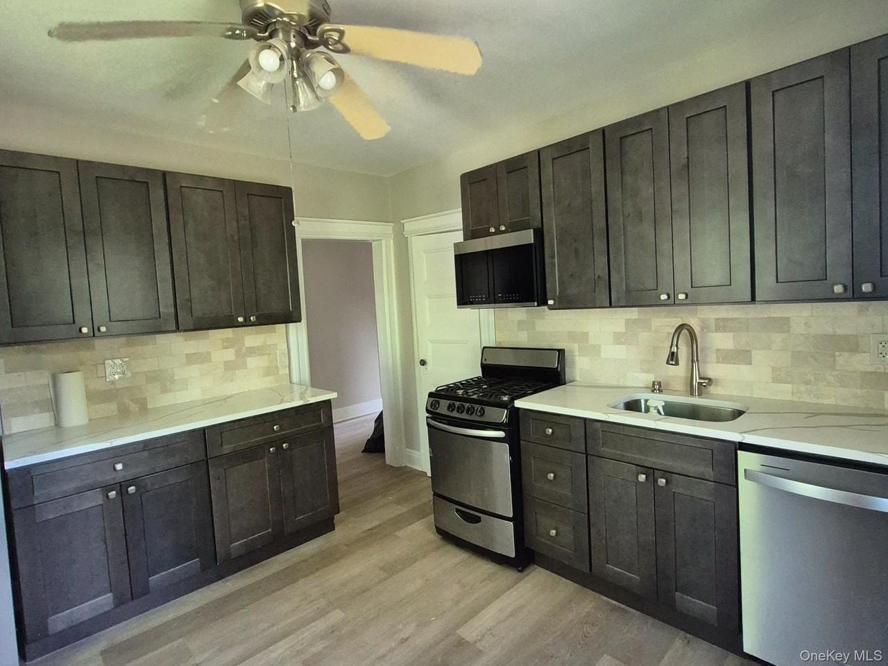 2892 Stevens St - Photo 5 of 12