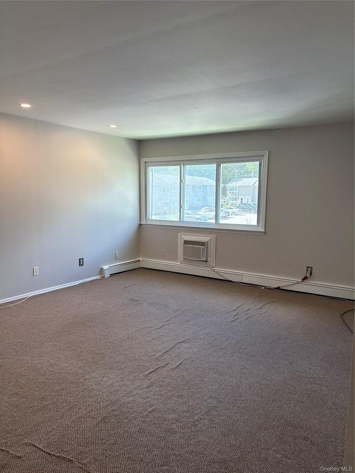 4 Fishkill Glen Dr #C - Photo 7 of 17