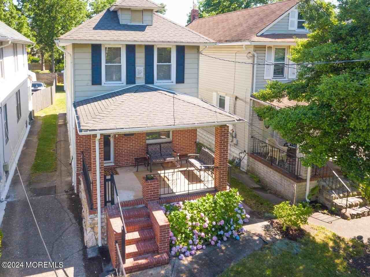 1119 1st Ave - Photo 5 of 29