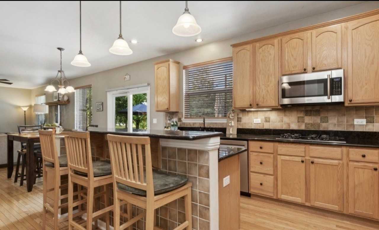 841 Barclay Dr - Photo 3 of 21