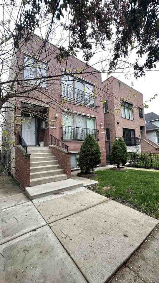 5523 N Sawyer Ave #G - Photo 3 of 22