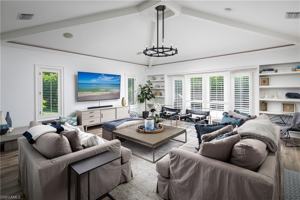 featured image of 420 Palm Cir E