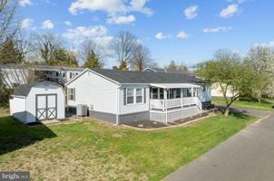 featured image of 904 Lakeview Dr