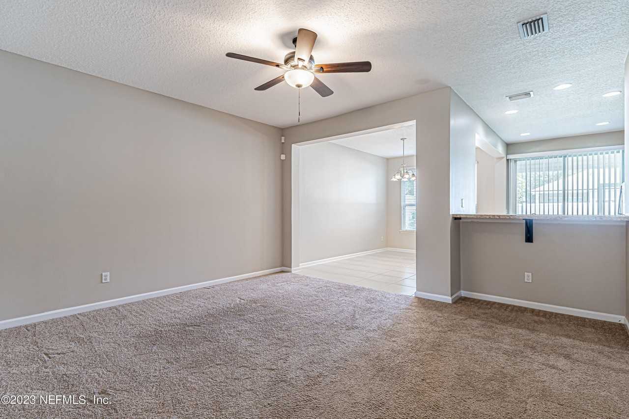 3861 Aubrey Ln - Photo 7 of 41