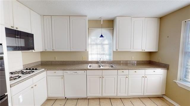4907 Hearst St - Photo 2 of 9