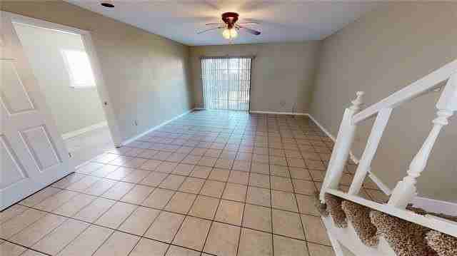 4907 Hearst St - Photo 3 of 9