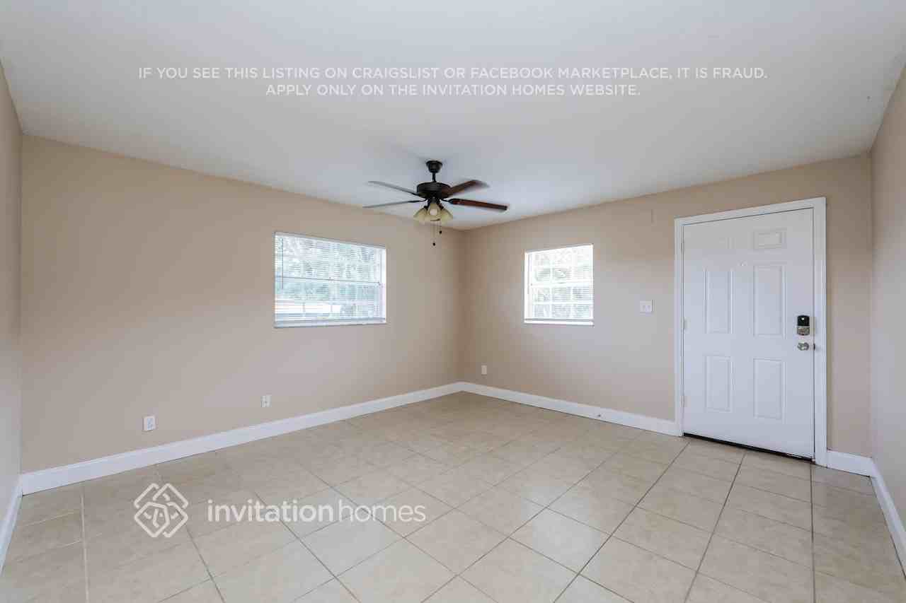 7518 S Germer St - Photo 3 of 17