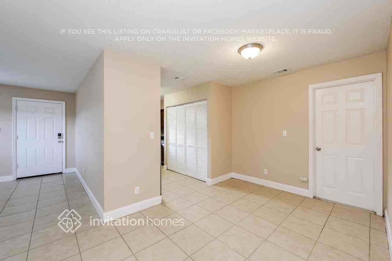 7518 S Germer St - Photo 6 of 17