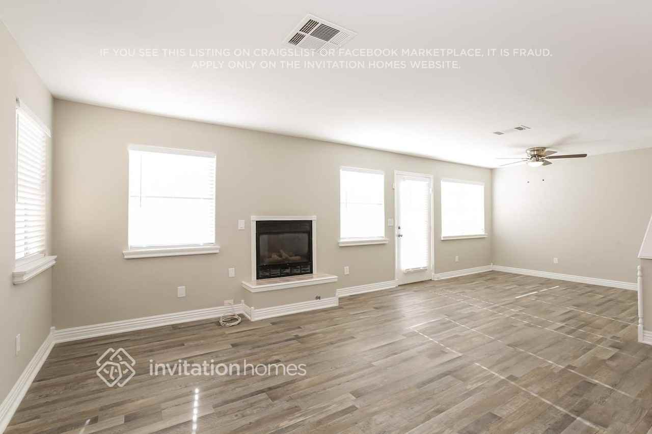 9173 Sparklewood Ct - Photo 3 of 16