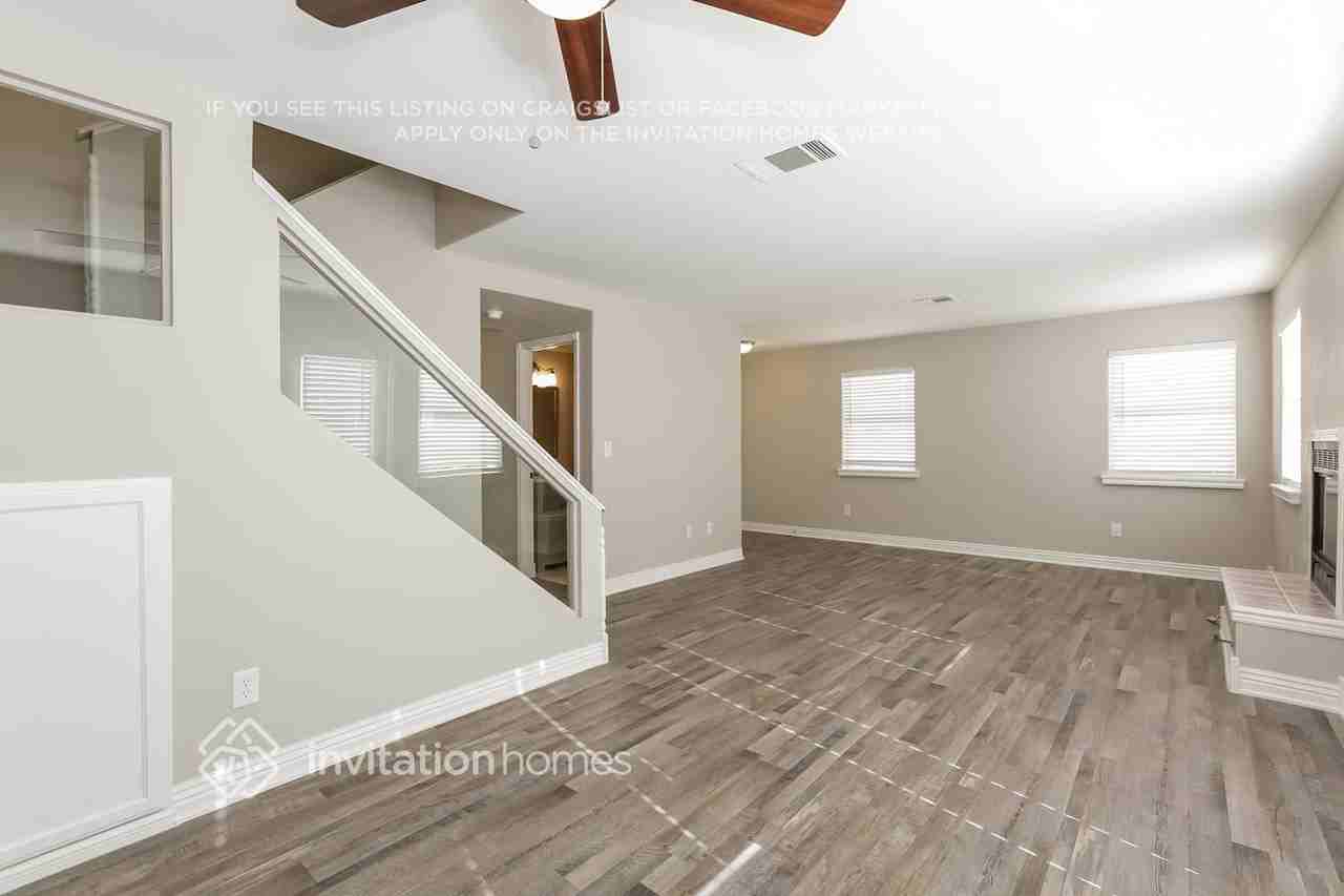 9173 Sparklewood Ct - Photo 4 of 16