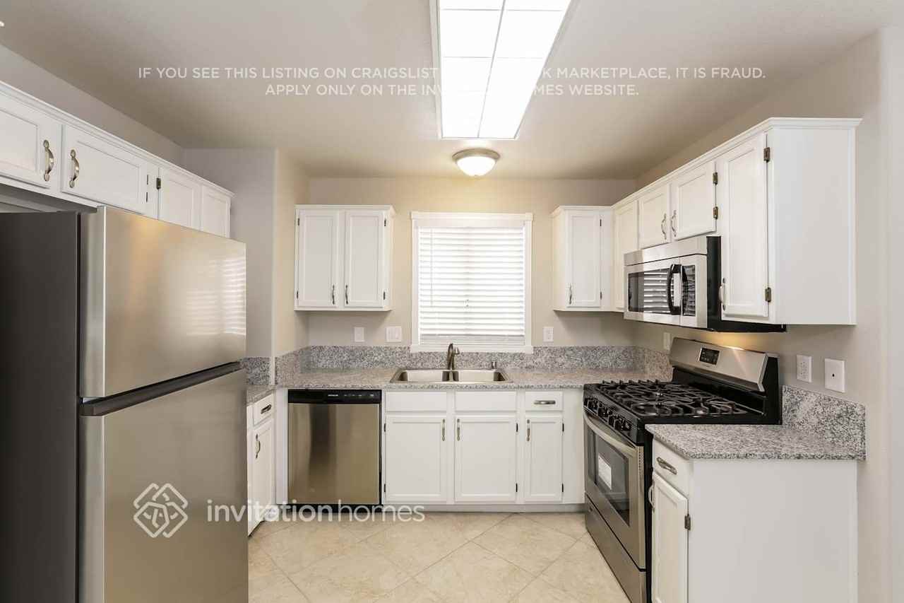 9173 Sparklewood Ct - Photo 5 of 16