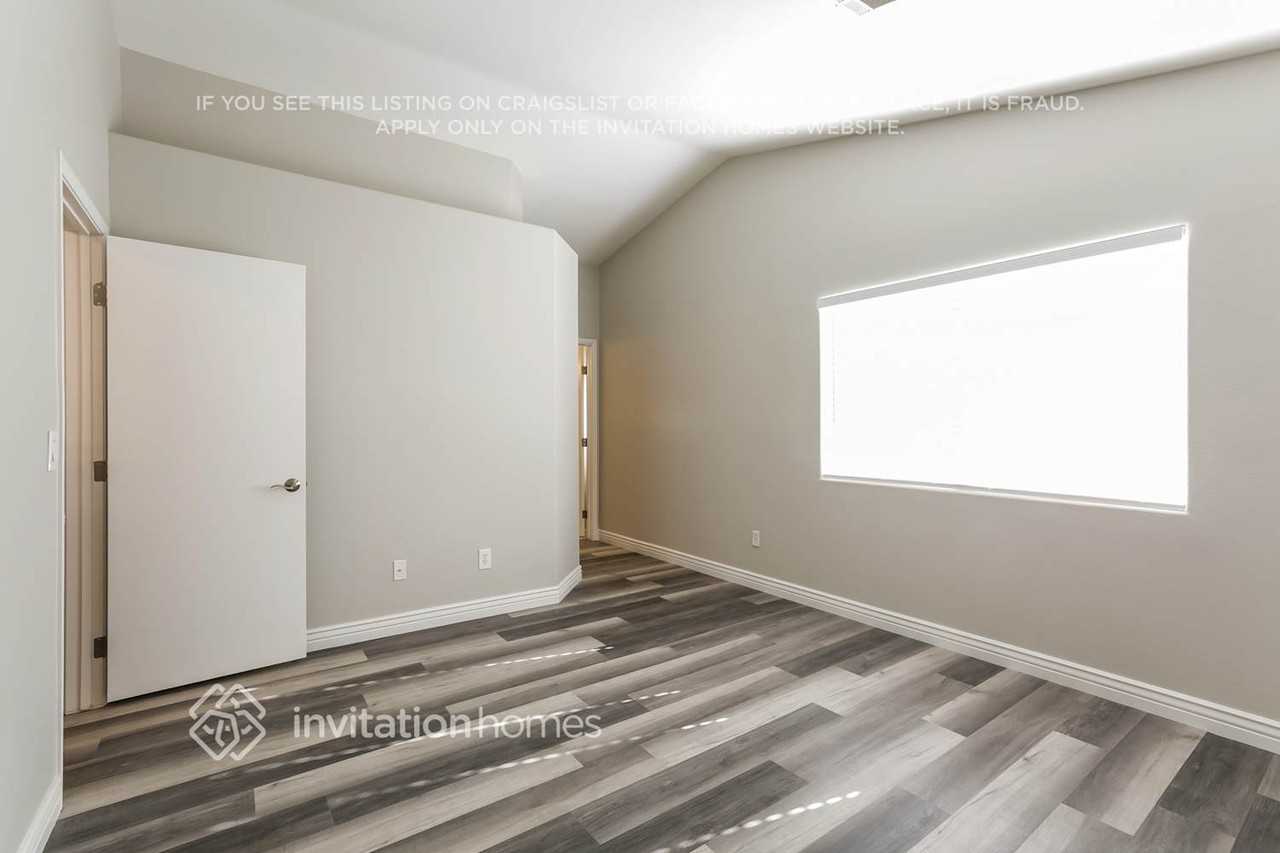 9173 Sparklewood Ct - Photo 7 of 16