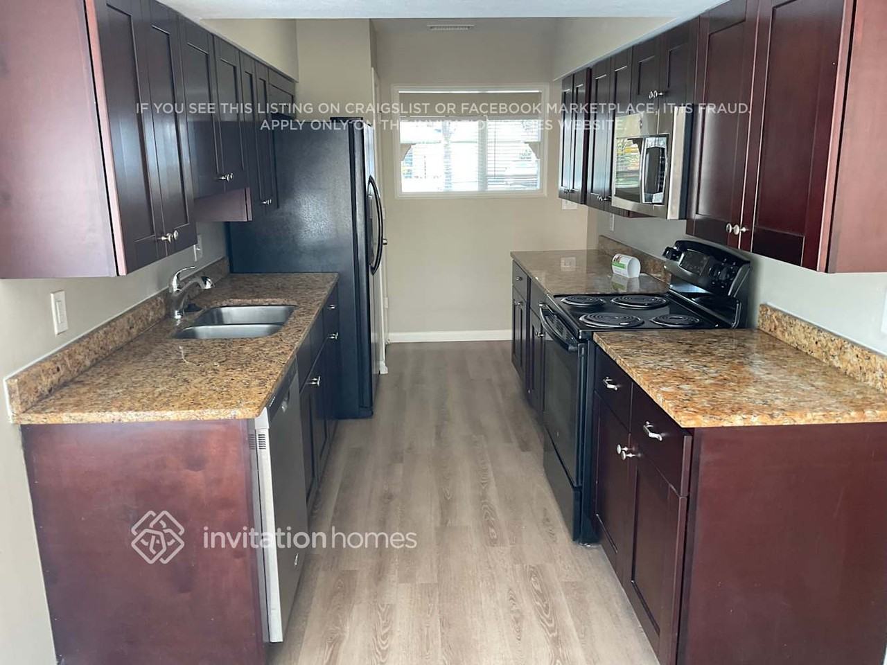 1721 Greenhill Dr - Photo 4 of 11