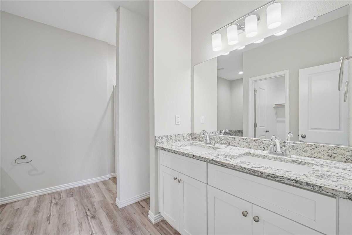 1613 Buchanan Dr - Photo 4 of 8