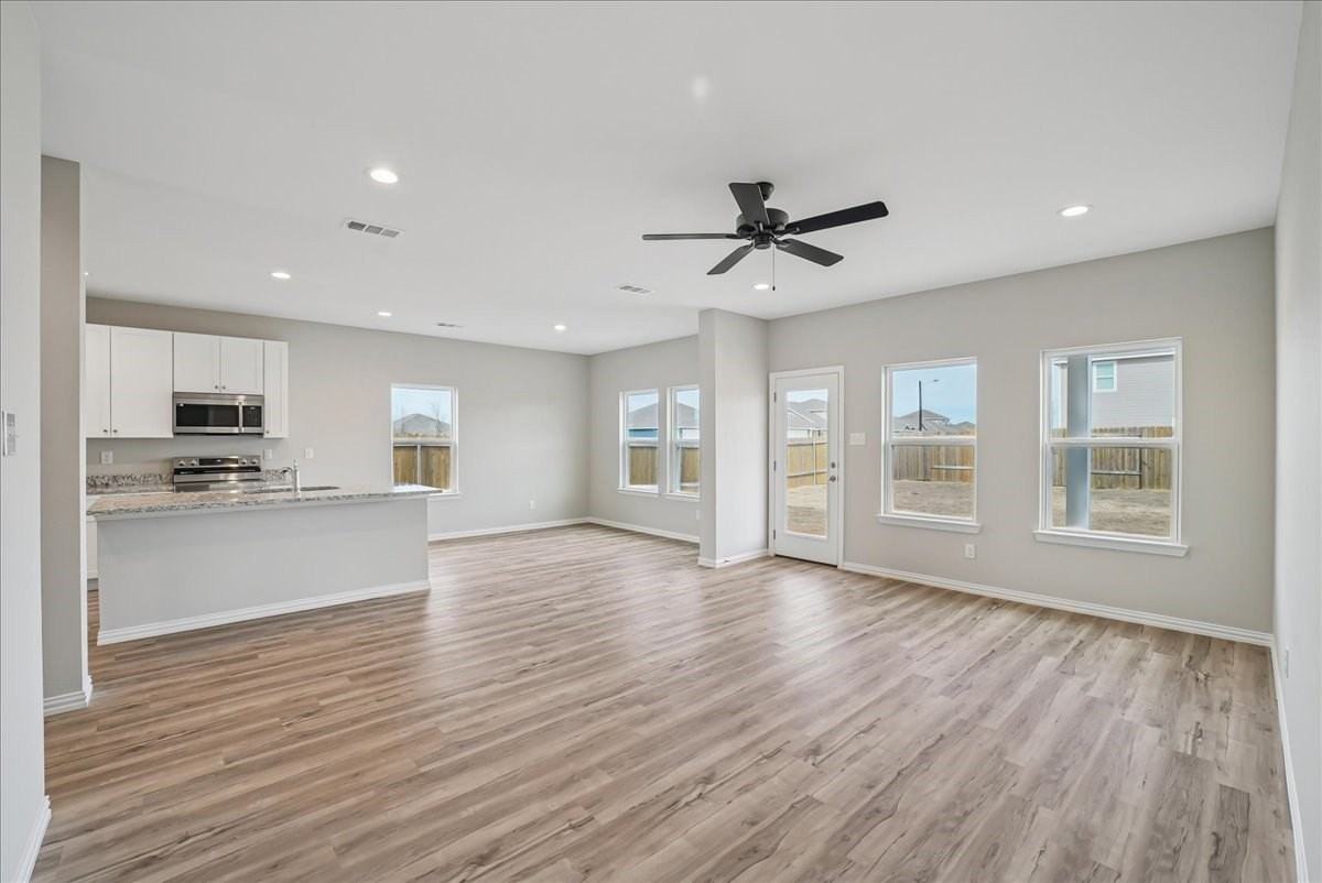 1613 Buchanan Dr - Photo 5 of 8