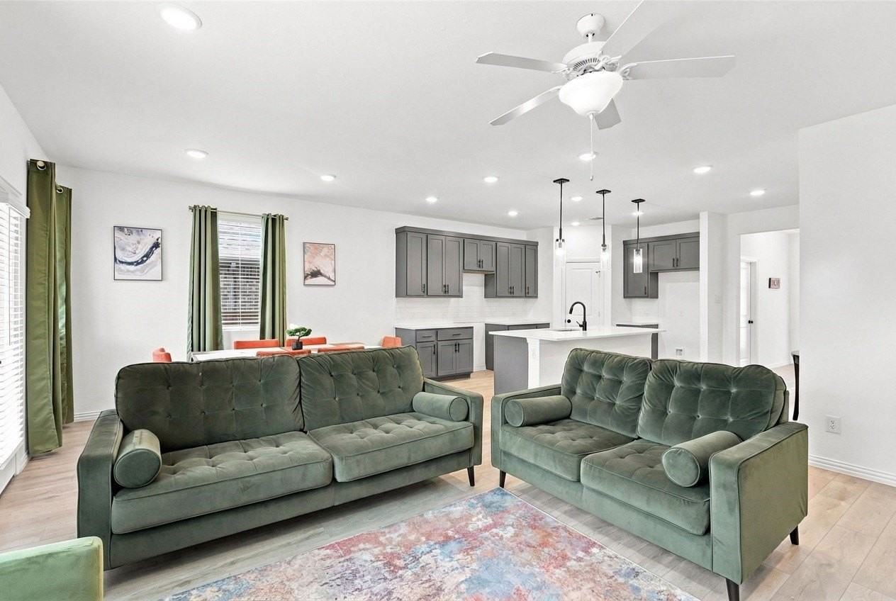 1308 Parkdale St - Photo 5 of 23