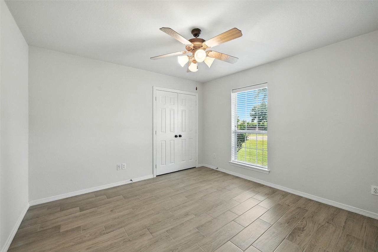 113 Shumard Dr - Photo 7 of 40