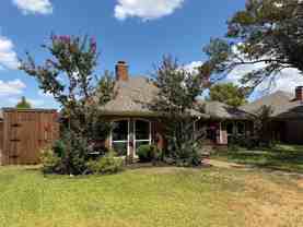1517 Aylesbury Ln - Photo 1 of 1